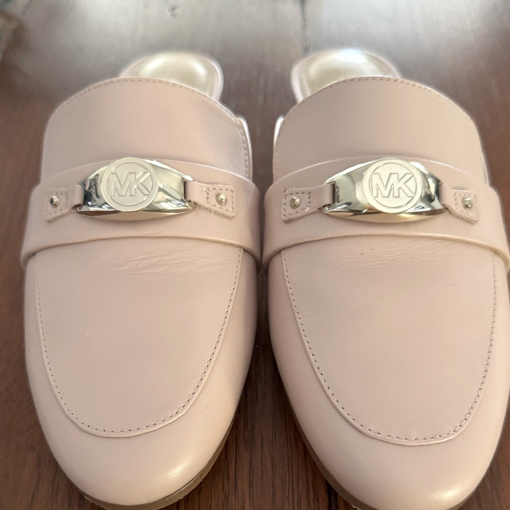 Michael Kors Women's Pink flat mules.